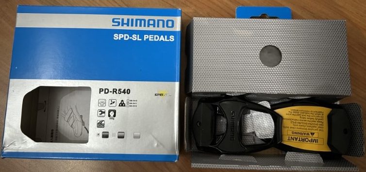 Pedales-Shimano-PD-R540-Con-Fijaciones-SM-SH1-Amarillas-01