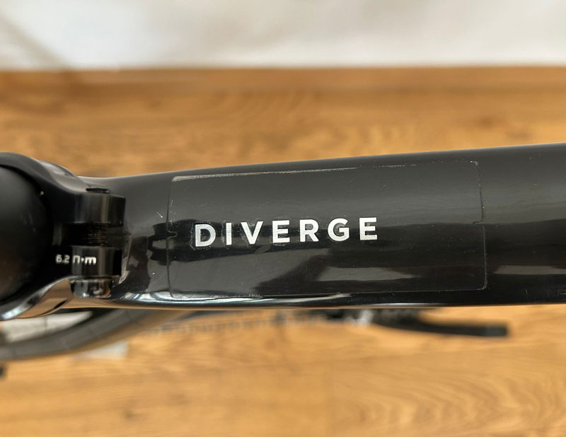 specialized-diverge-comp-carbon-08