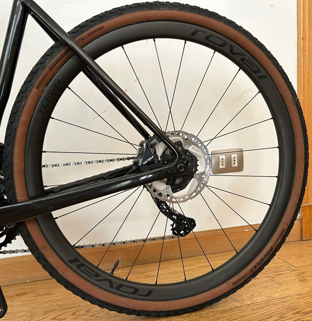 specialized-diverge-comp-carbon-18