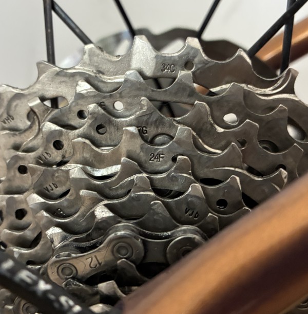 Giant-TCR-Advanced-Pro-2-2025-M-10