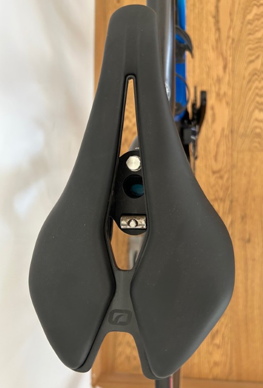 Pinarello-Dogma-F10-Disk-2020-S-09