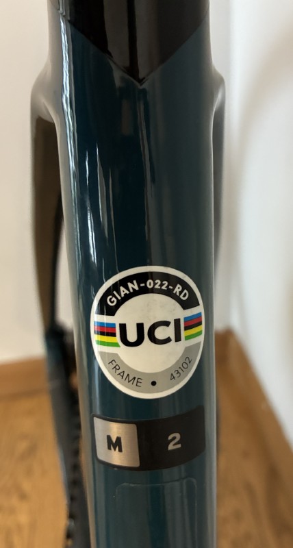 Giant-Defy-2-2022-M-13